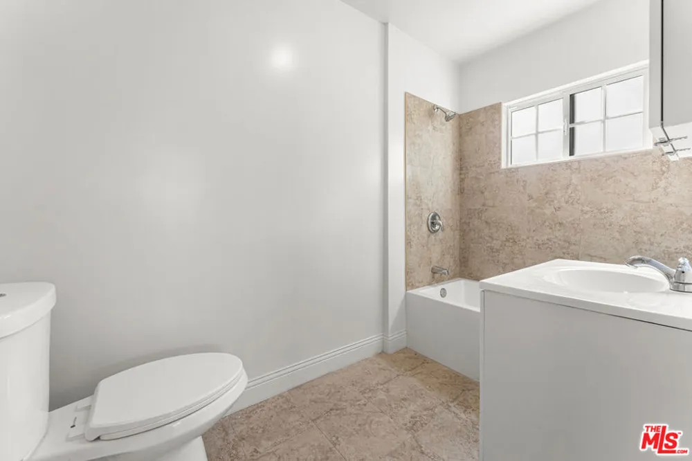 854 W 64th Street Los Angeles, CA 90044