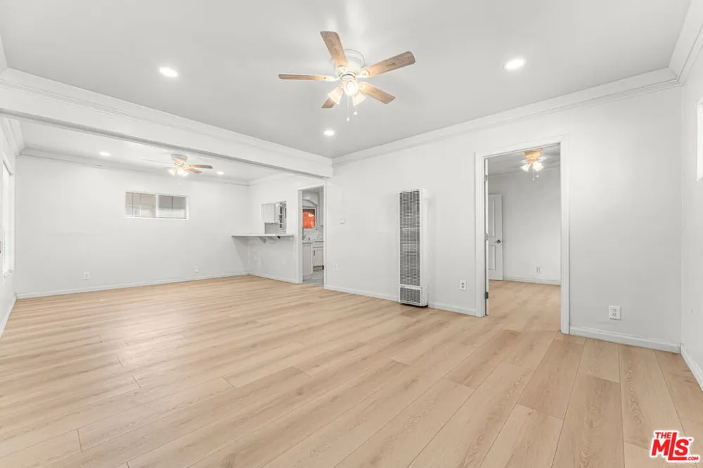 854 W 64th Street Los Angeles, CA 90044