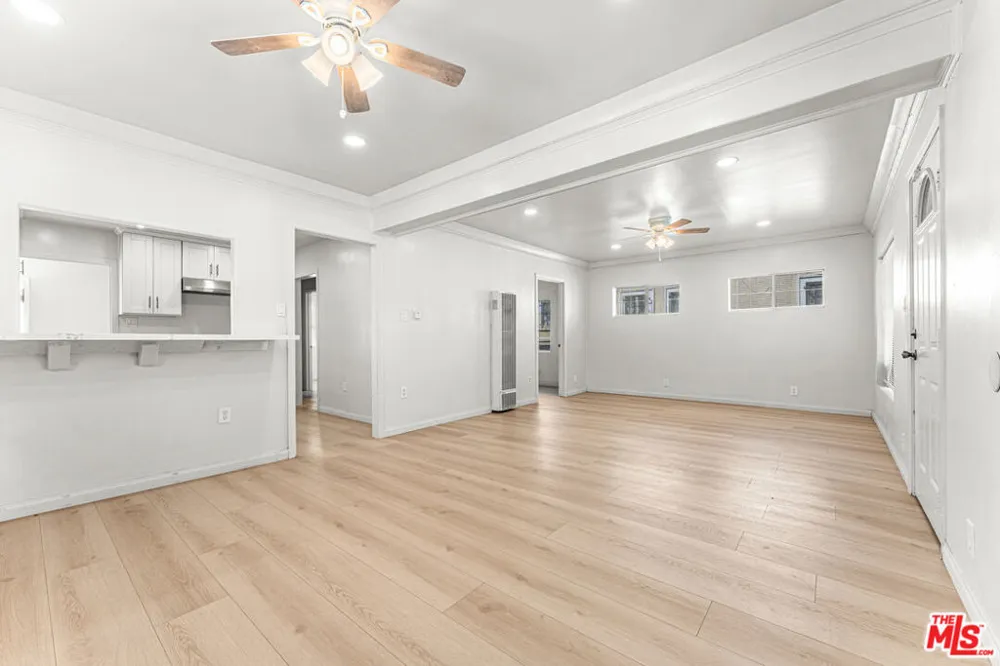 854 W 64th Street Los Angeles, CA 90044