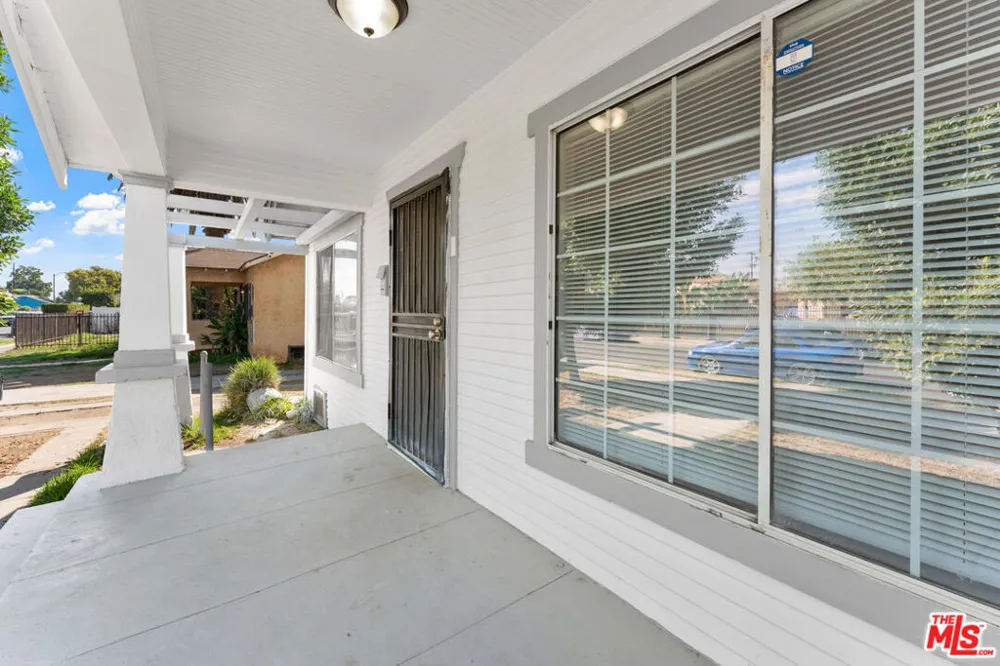 854 W 64th Street Los Angeles, CA 90044