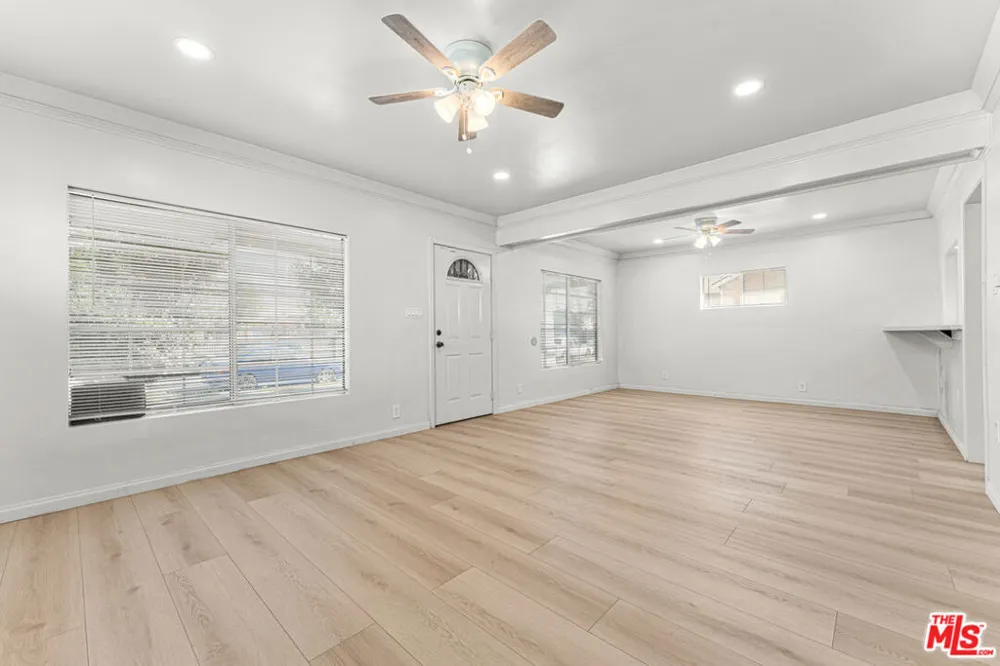 854 W 64th Street Los Angeles, CA 90044