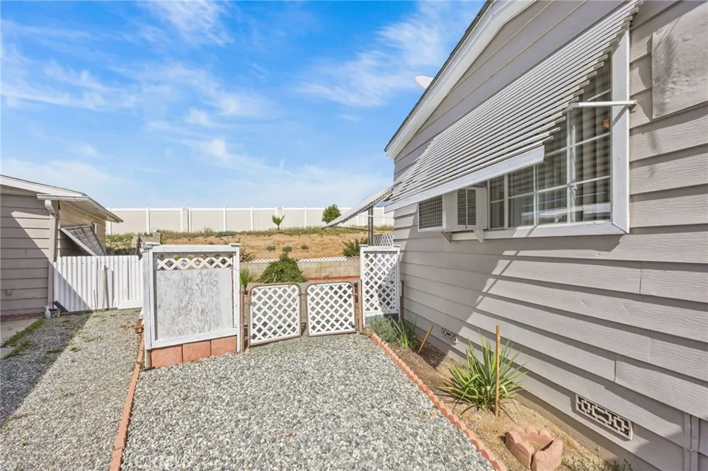 26011 kentia palm dr Homeland, CA 92548