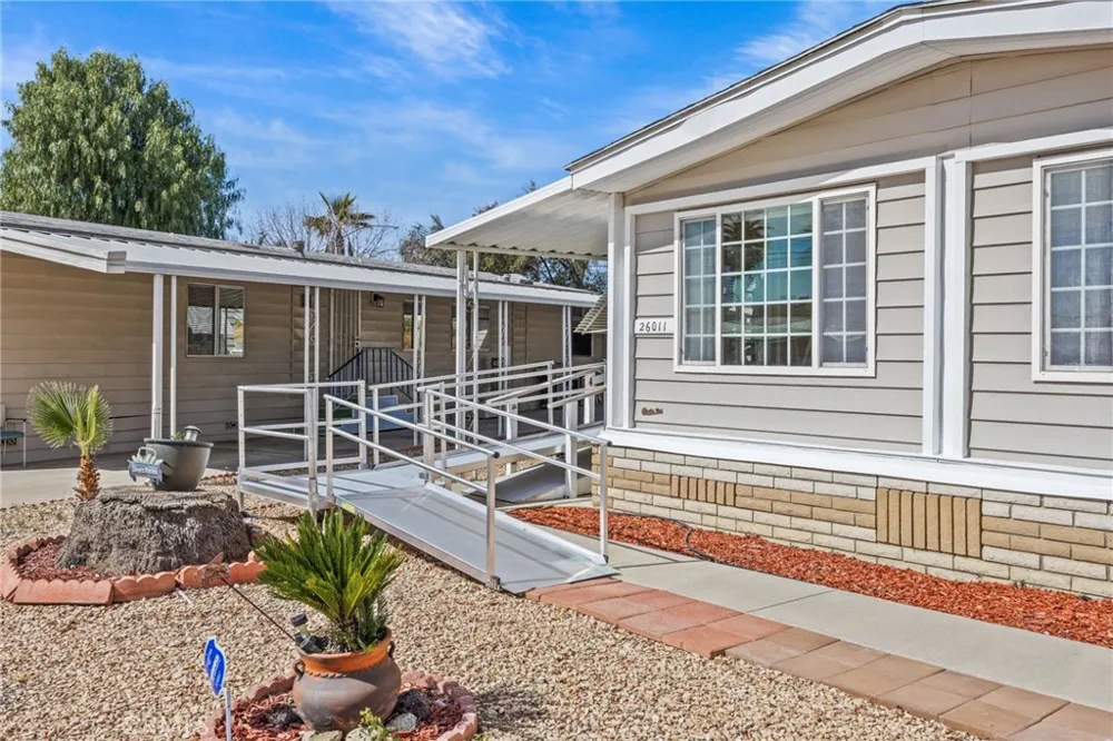 26011 kentia palm dr Homeland, CA 92548