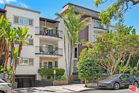 625 Flores Street #304