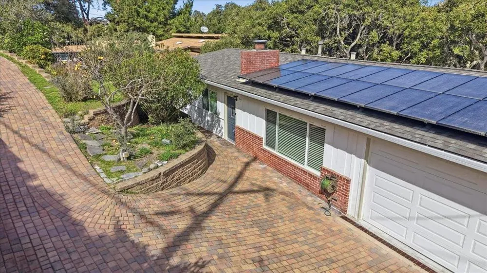 17 Los Encinos Drive Del Rey Oaks, CA 93940