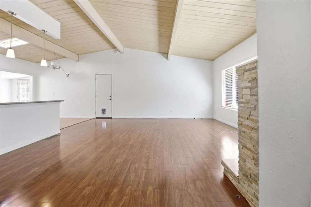 17 Los Encinos Drive Del Rey Oaks, CA 93940