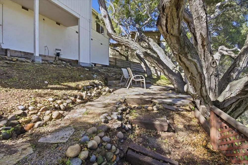 17 Los Encinos Drive Del Rey Oaks, CA 93940