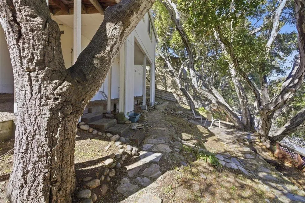 17 Los Encinos Drive Del Rey Oaks, CA 93940