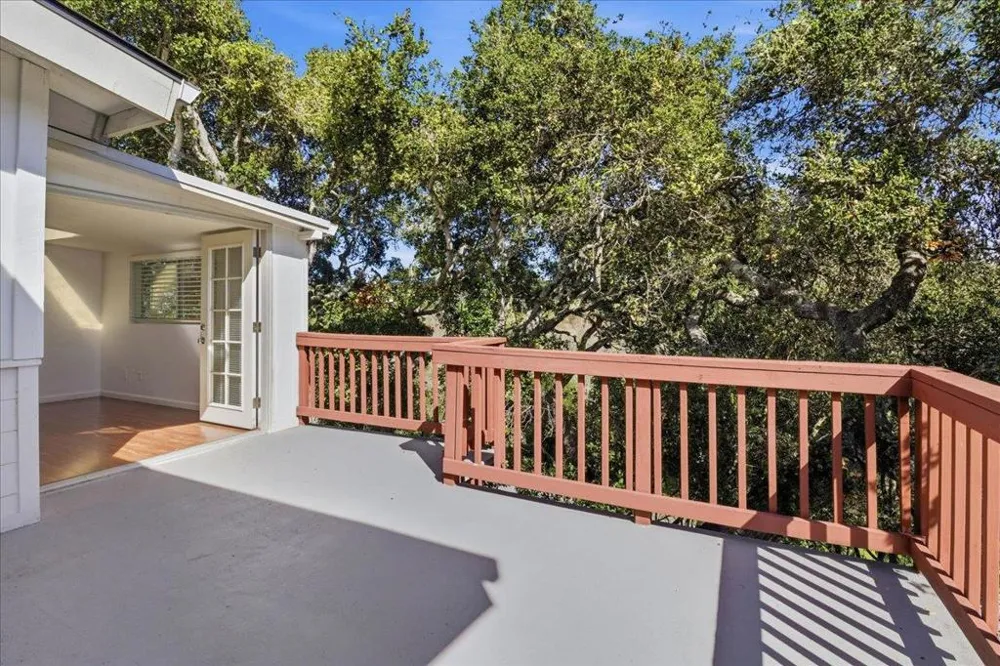 17 Los Encinos Drive Del Rey Oaks, CA 93940