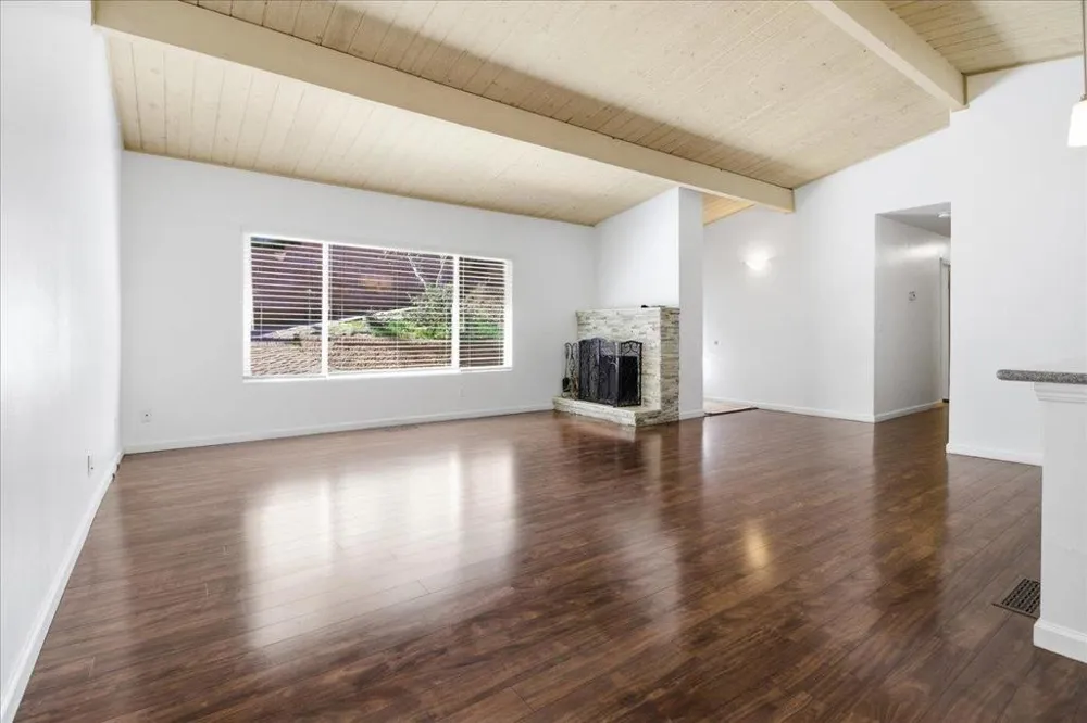 17 Los Encinos Drive Del Rey Oaks, CA 93940