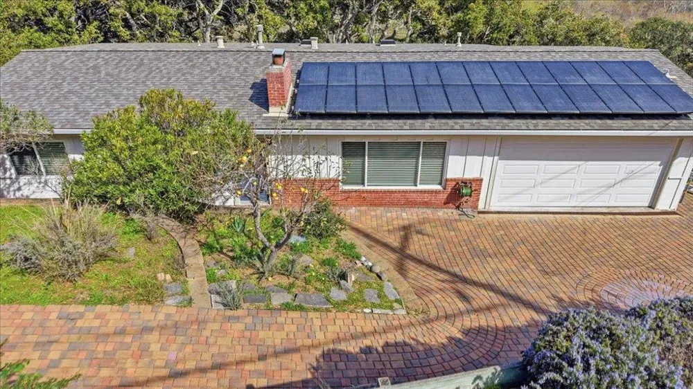 17 Los Encinos Drive Del Rey Oaks, CA 93940