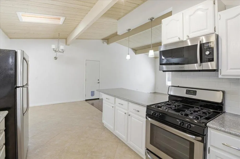 17 Los Encinos Drive Del Rey Oaks, CA 93940