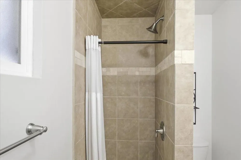 17 Los Encinos Drive Del Rey Oaks, CA 93940
