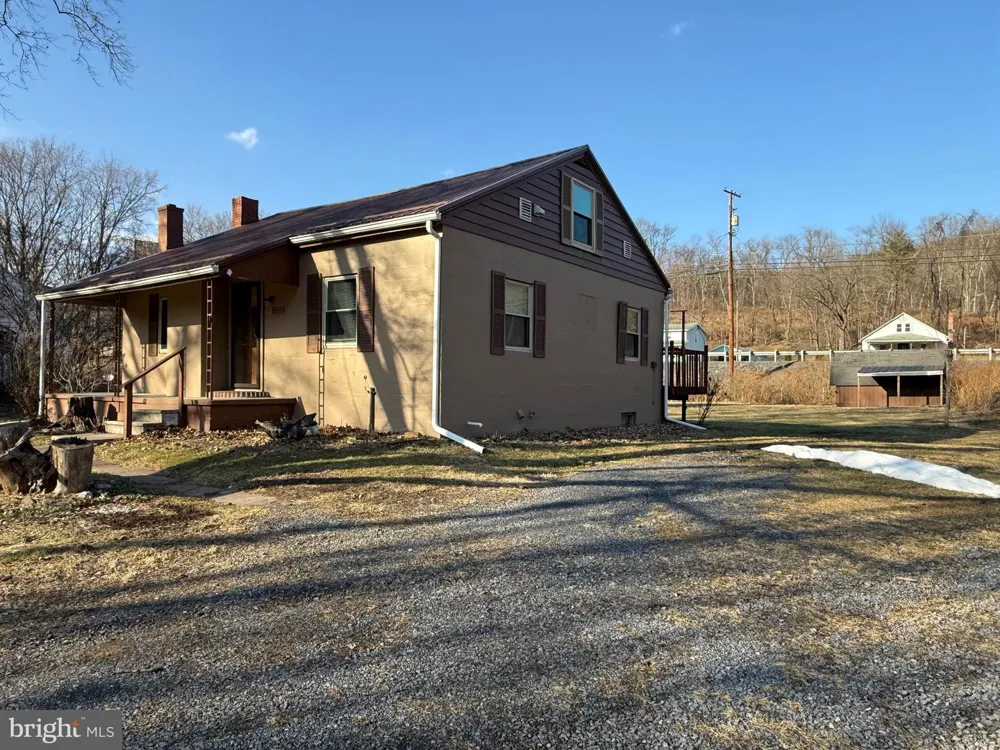 9505 MAIN STREET Huntingdon, PA 16652