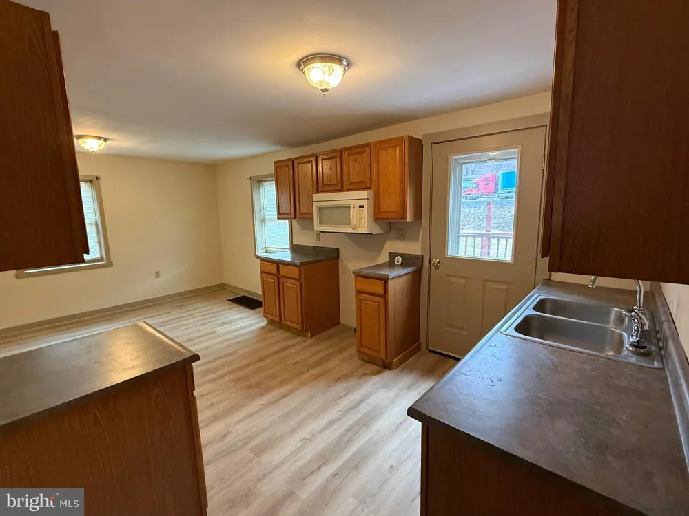 9505 MAIN STREET Huntingdon, PA 16652