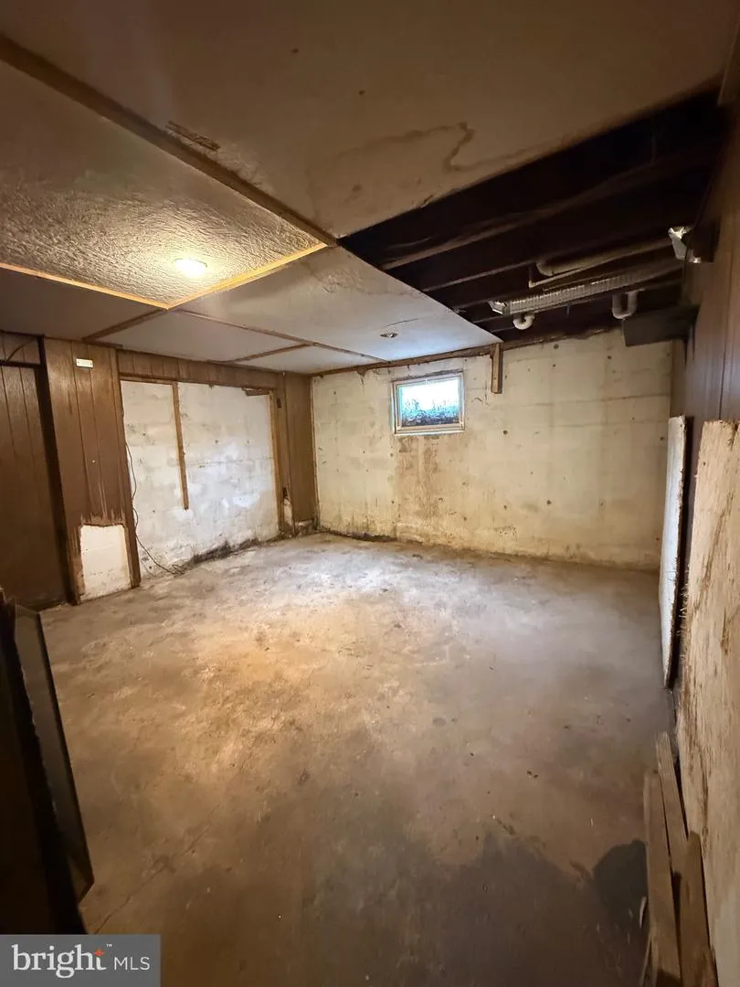 9505 MAIN STREET Huntingdon, PA 16652