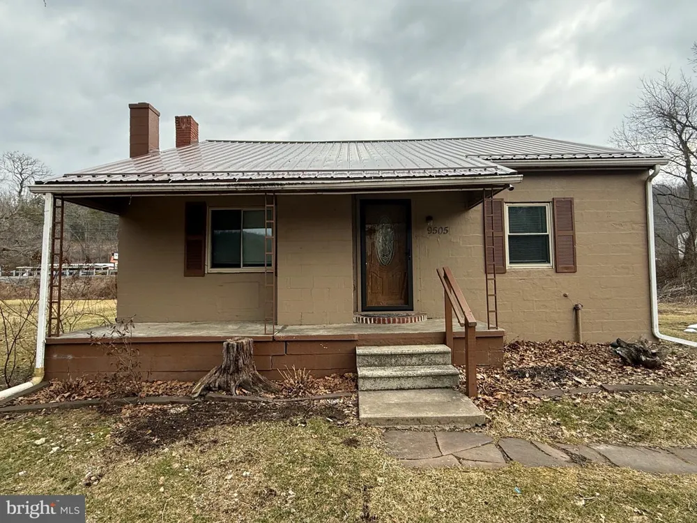 9505 MAIN STREET Huntingdon, PA 16652