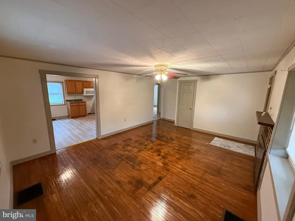 9505 MAIN STREET Huntingdon, PA 16652