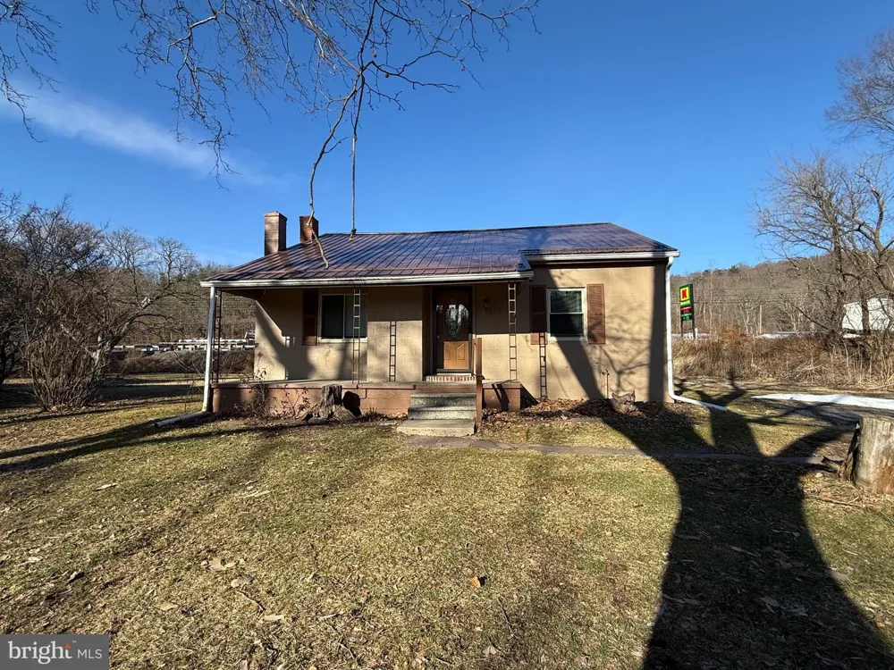 9505 MAIN STREET Huntingdon, PA 16652
