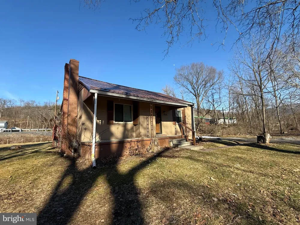 9505 MAIN STREET Huntingdon, PA 16652
