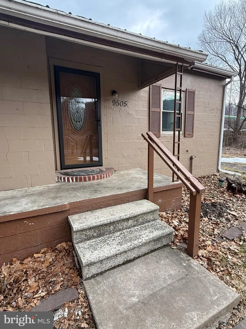 9505 MAIN STREET Huntingdon, PA 16652