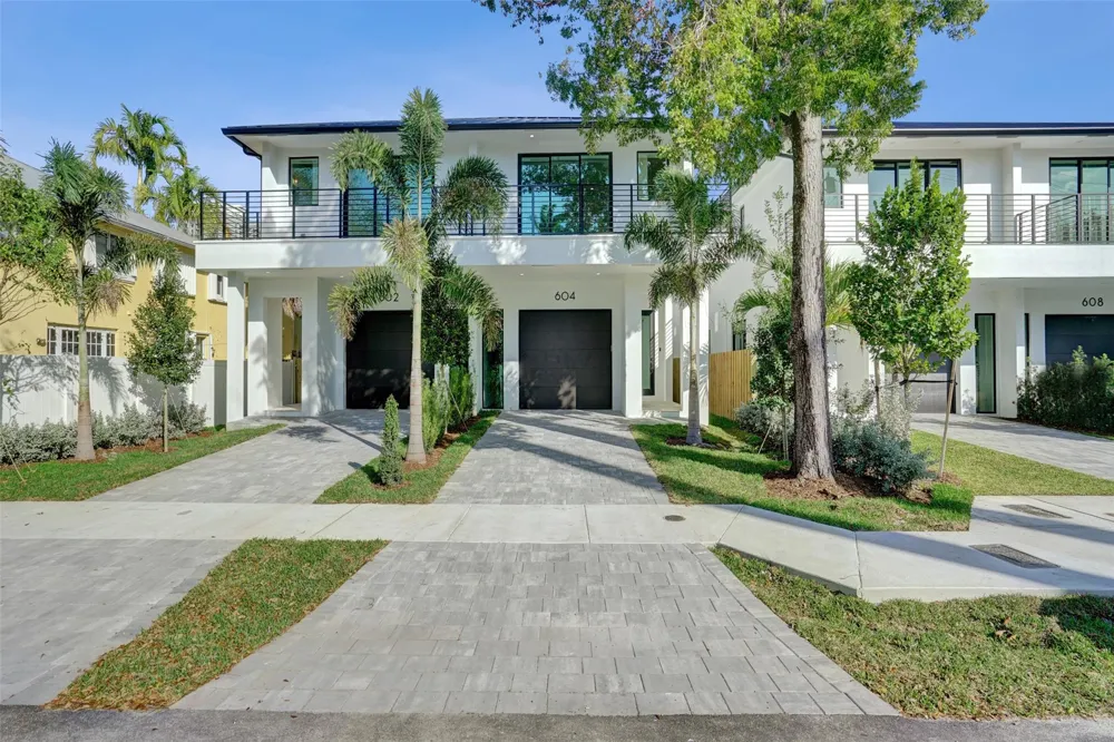 606 SW 7th Avenue