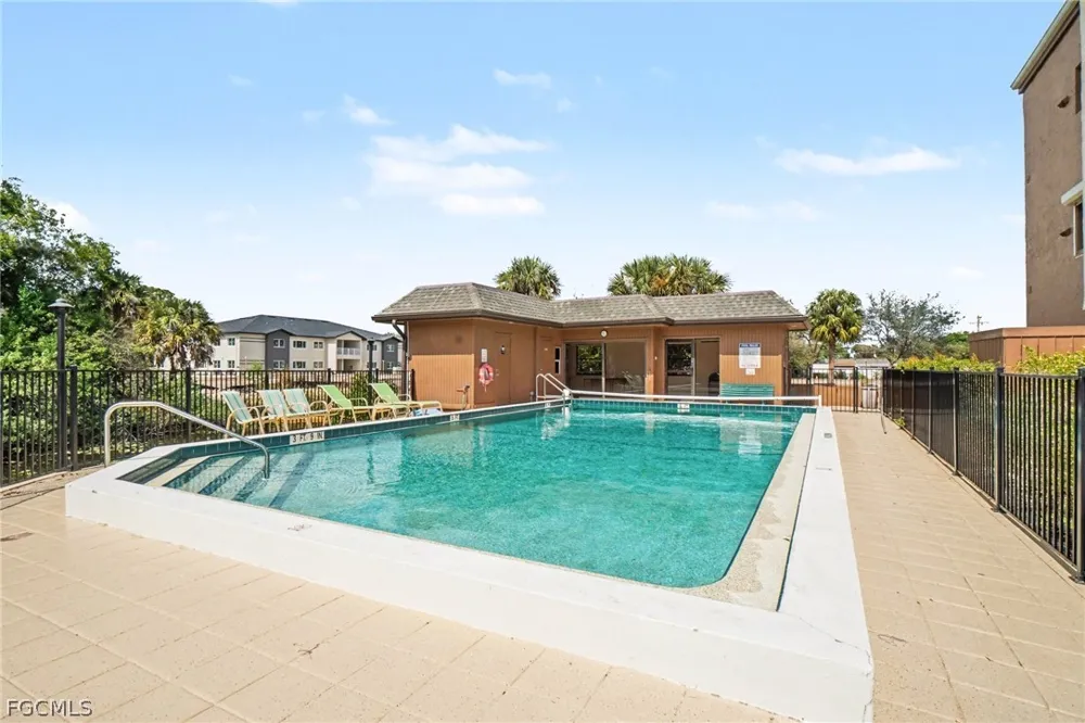 W Lakeview Boulevard #5 North Fort Myers, FL 33903