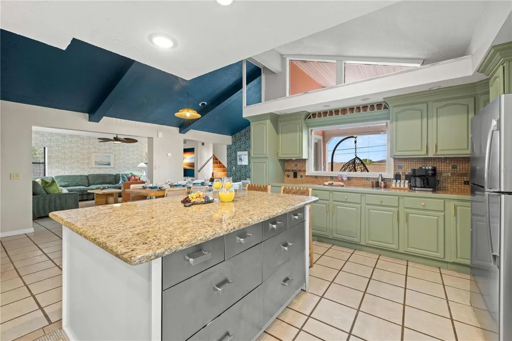 2302 BAY BOULEVARD Indian Rocks Beach, FL 33785