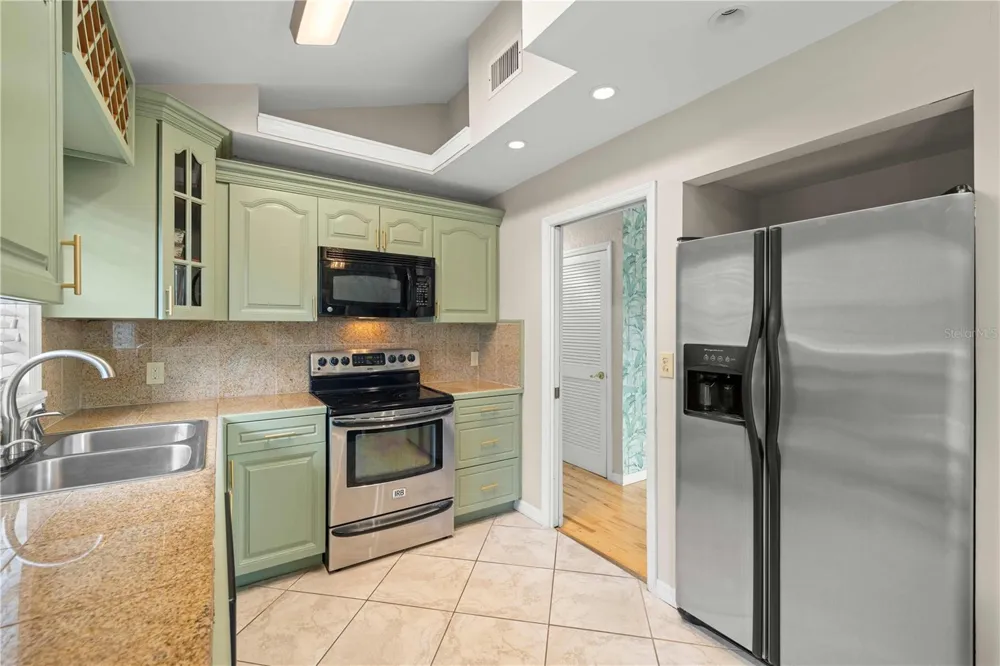 2302 BAY BOULEVARD Indian Rocks Beach, FL 33785