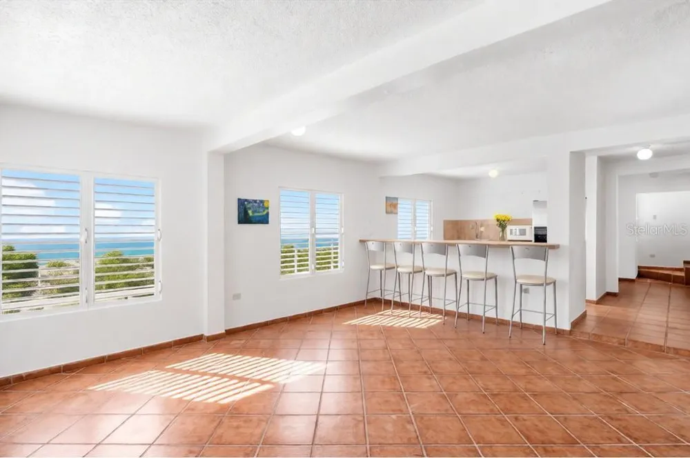 39 COMM PLAYA GUAYANES Yabucoa, PR 00767