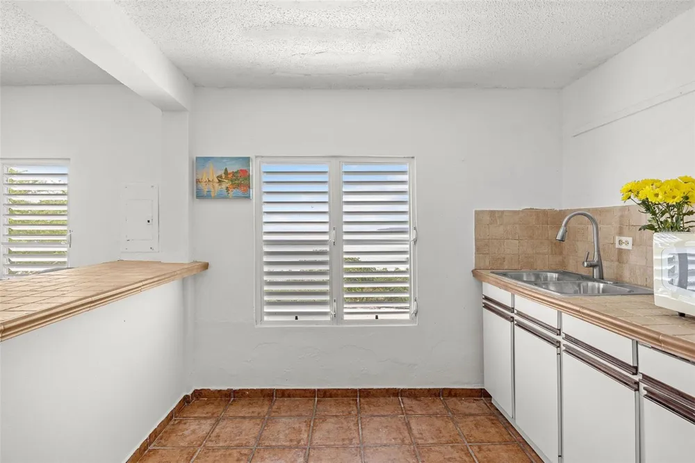 39 COMM PLAYA GUAYANES Yabucoa, PR 00767