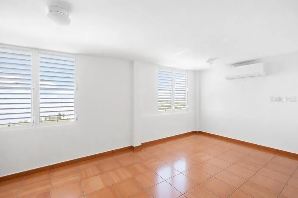 39 COMM PLAYA GUAYANES Yabucoa, PR 00767