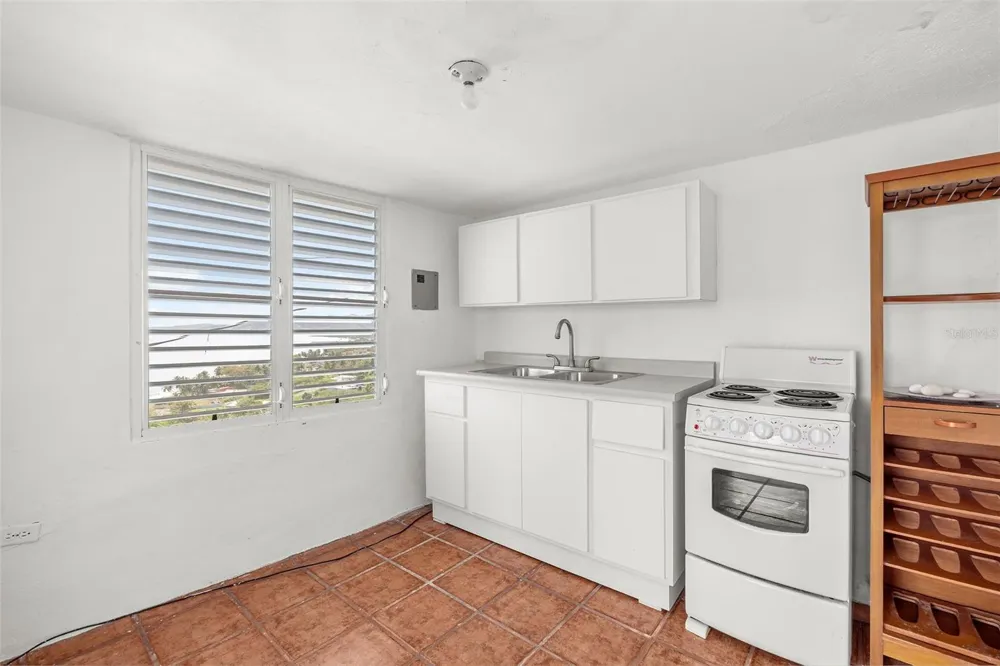 39 COMM PLAYA GUAYANES Yabucoa, PR 00767