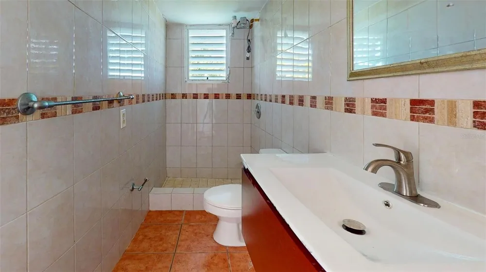 39 COMM PLAYA GUAYANES Yabucoa, PR 00767