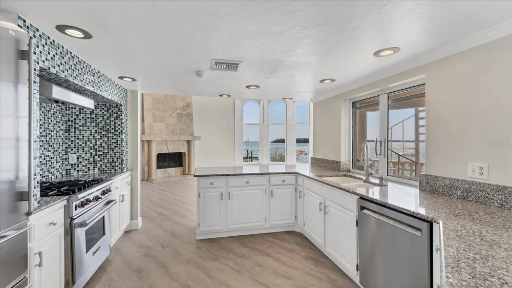 120 SANDS POINT DRIVE Tierra Verde, FL 33715