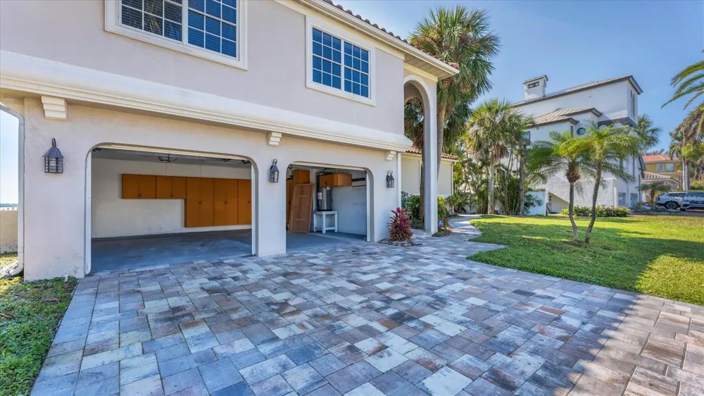 120 SANDS POINT DRIVE Tierra Verde, FL 33715