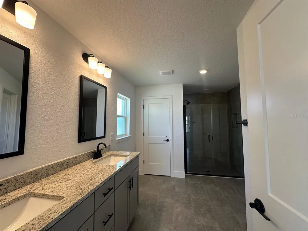 12605 NE 48TH STREET Oxford, FL 34484