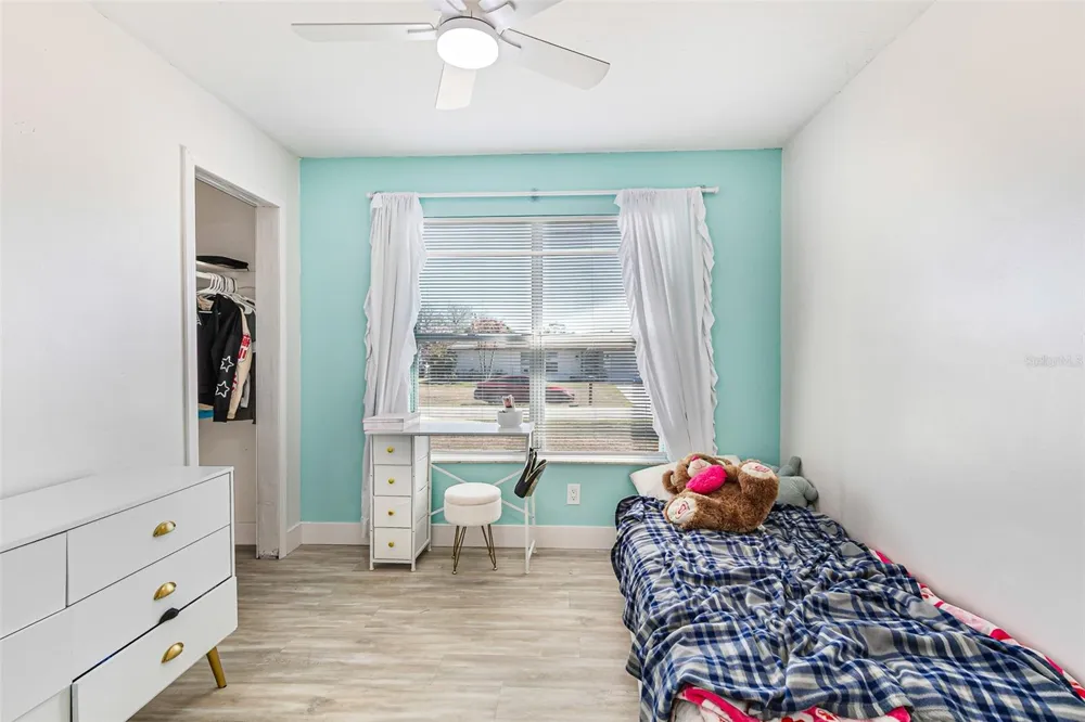 323 GREENWOOD AVENUE Lehigh Acres, FL 33936