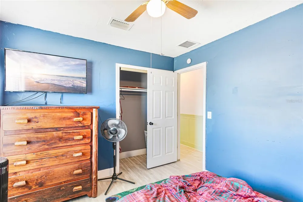 323 GREENWOOD AVENUE Lehigh Acres, FL 33936