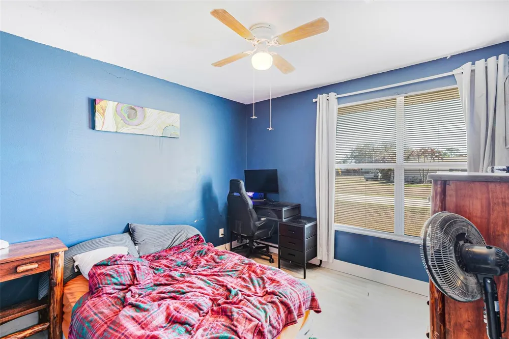 323 GREENWOOD AVENUE Lehigh Acres, FL 33936