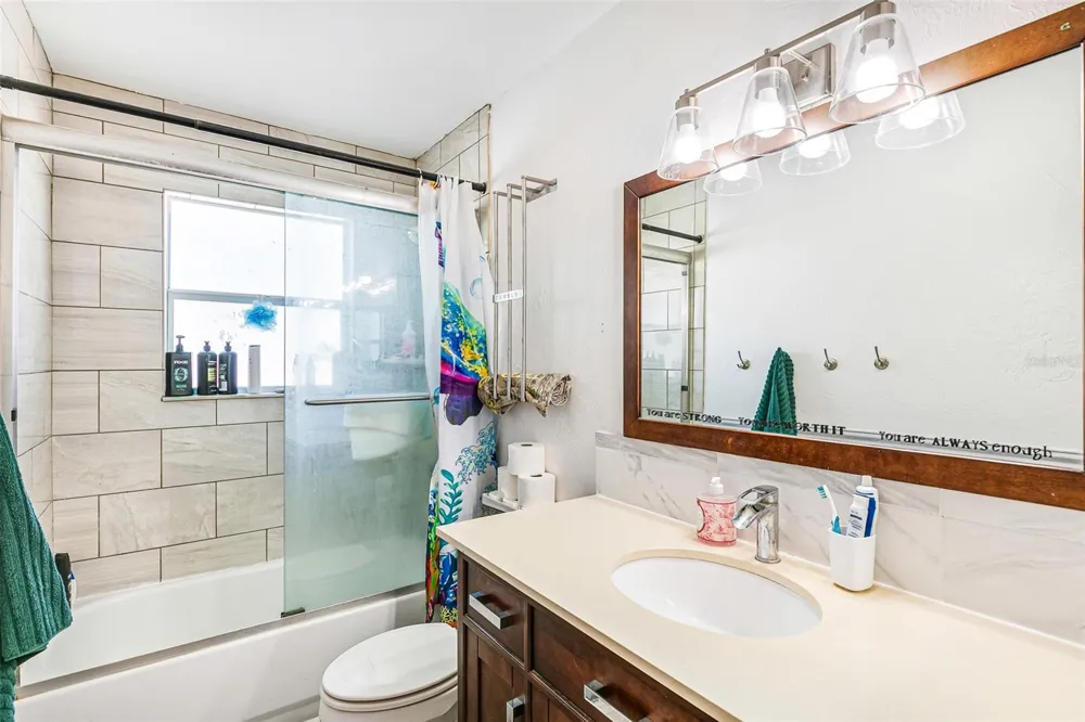 323 GREENWOOD AVENUE Lehigh Acres, FL 33936