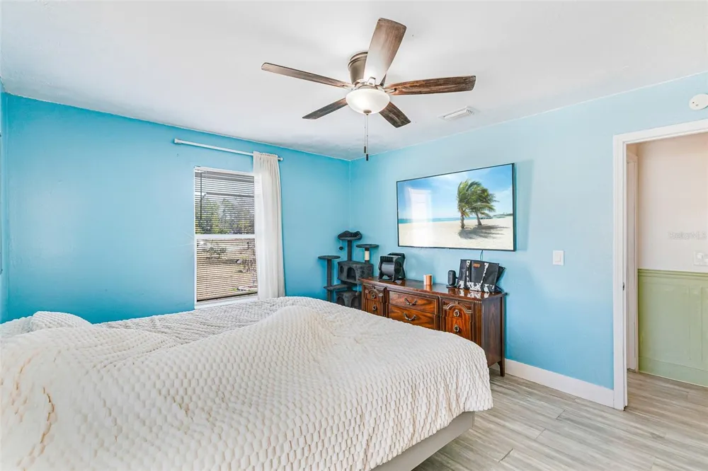 323 GREENWOOD AVENUE Lehigh Acres, FL 33936