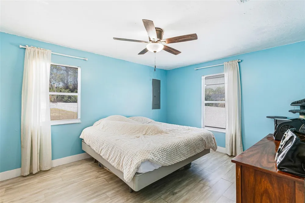 323 GREENWOOD AVENUE Lehigh Acres, FL 33936