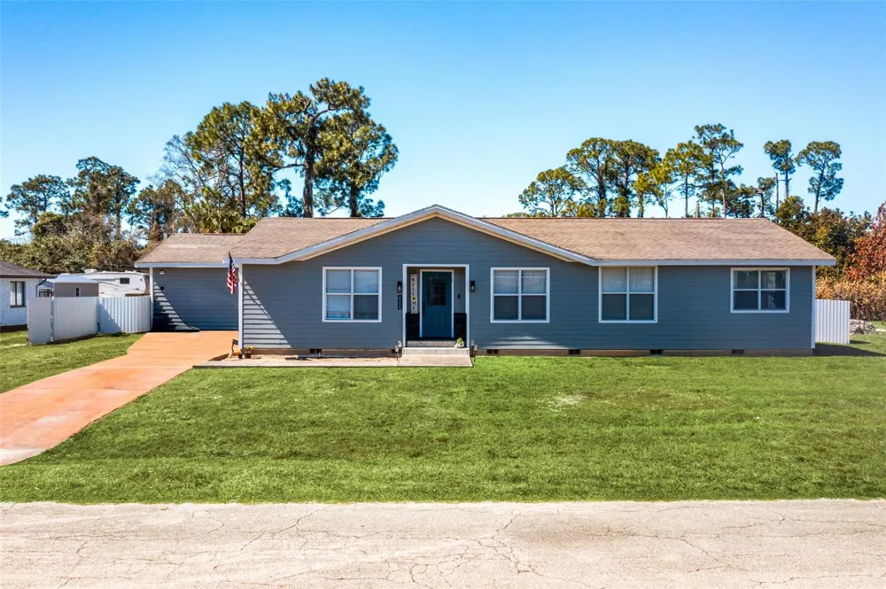 323 GREENWOOD AVENUE Lehigh Acres, FL 33936