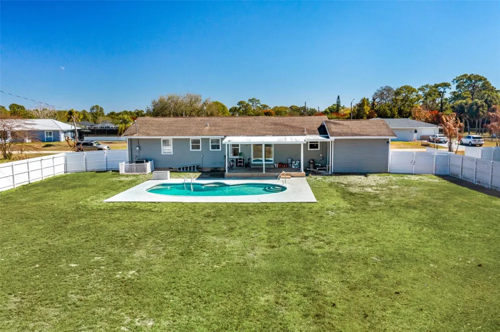 323 GREENWOOD AVENUE Lehigh Acres, FL 33936