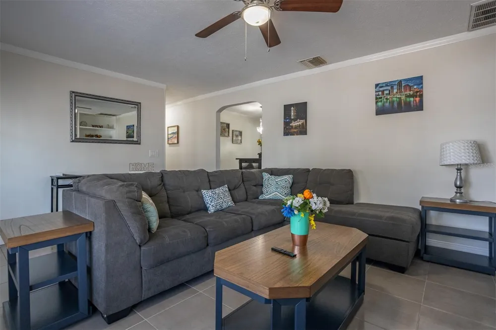 806 CHADSWORTH AVENUE Seffner, FL 33584