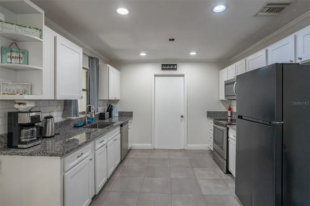 806 CHADSWORTH AVENUE Seffner, FL 33584