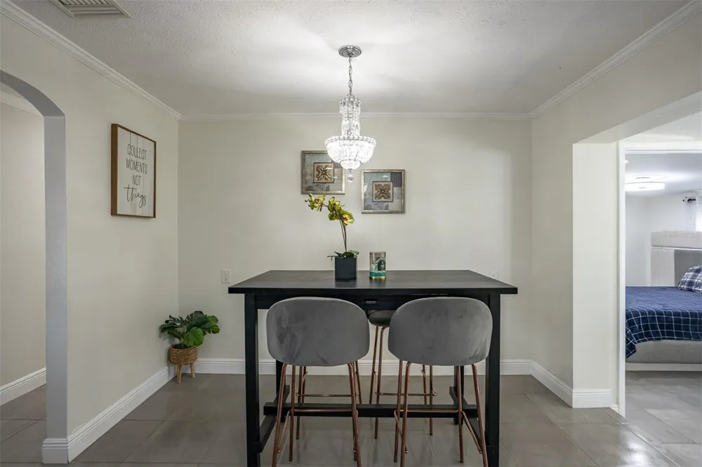 806 CHADSWORTH AVENUE Seffner, FL 33584
