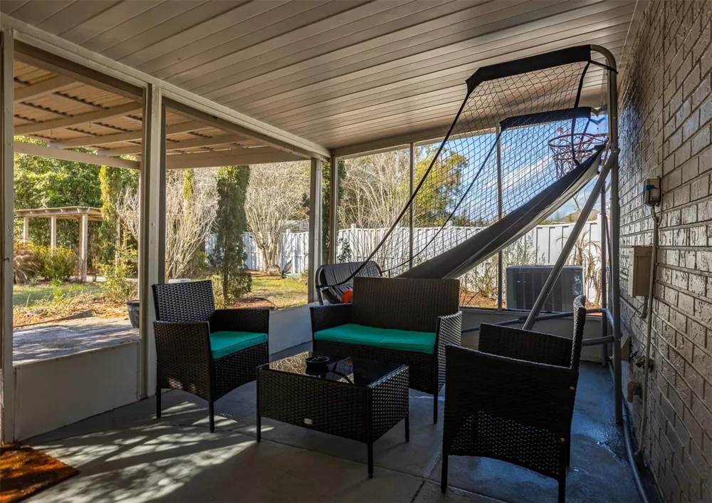 806 CHADSWORTH AVENUE Seffner, FL 33584