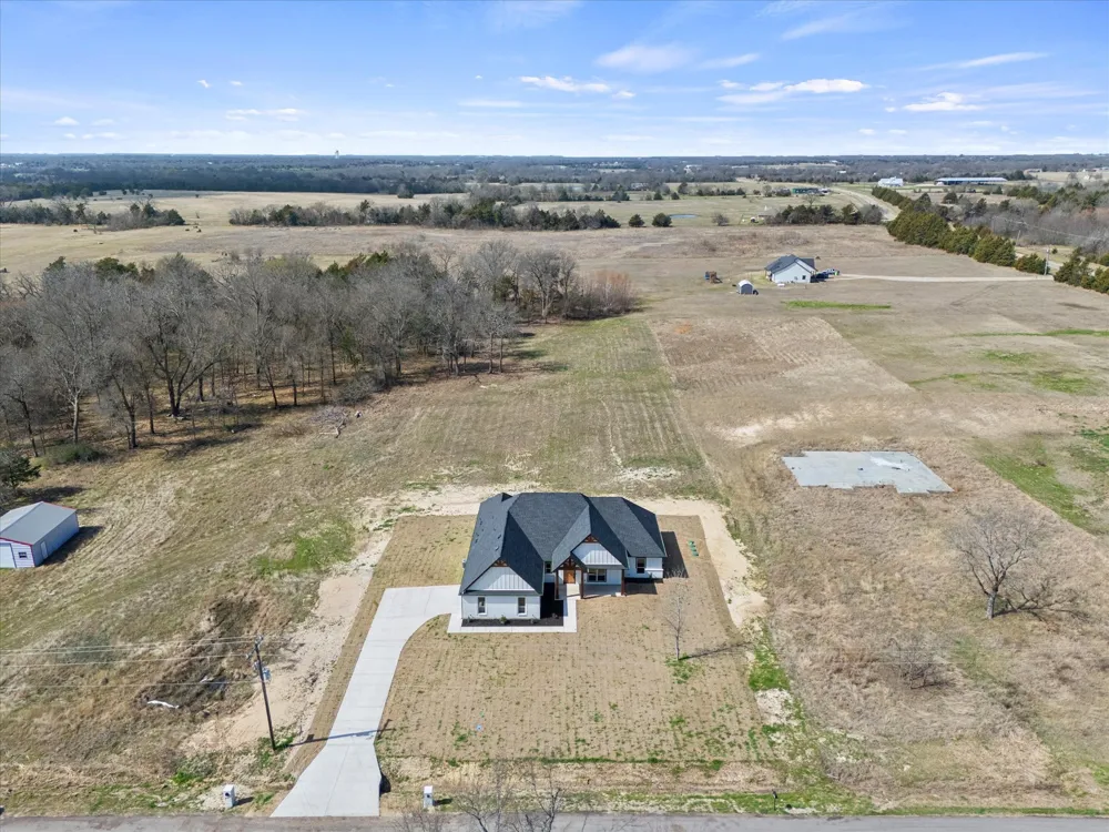 3186 County Road 1076 Celeste, TX 75423